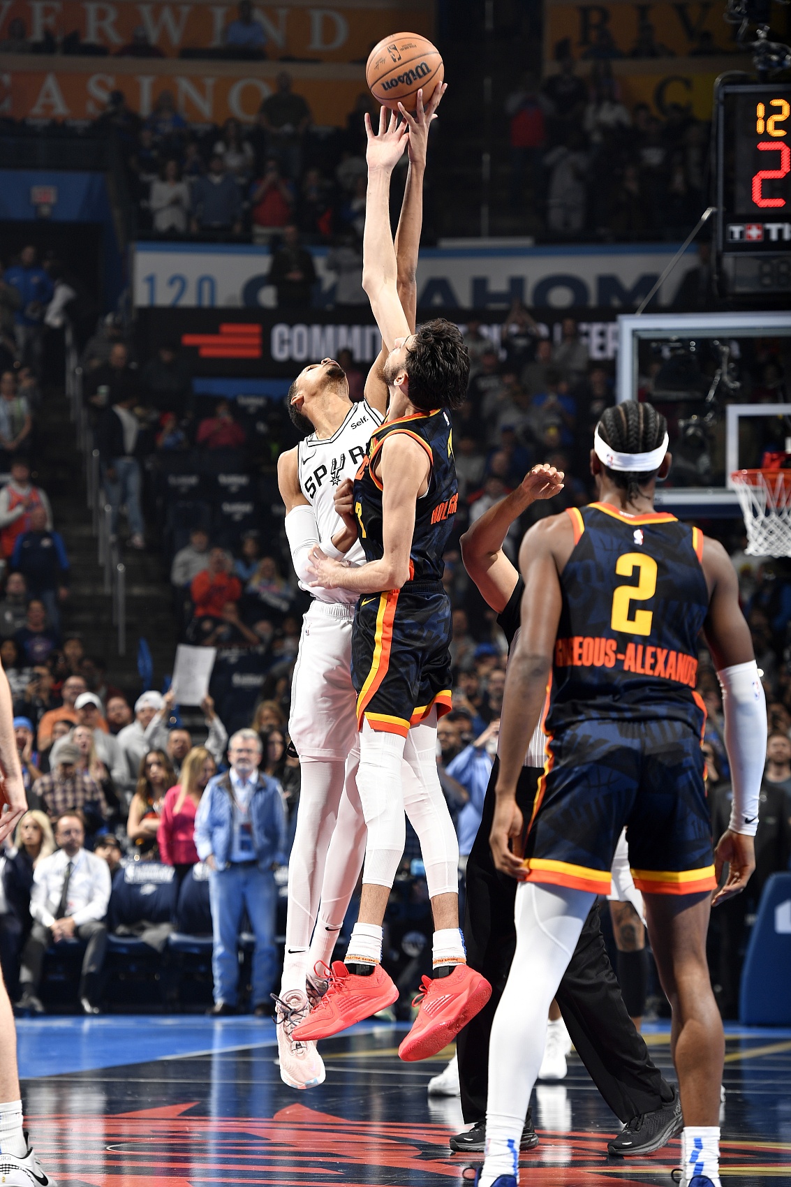 路威答经典问题：首发亚历山大、替补文班亚马、裁掉爱德华兹