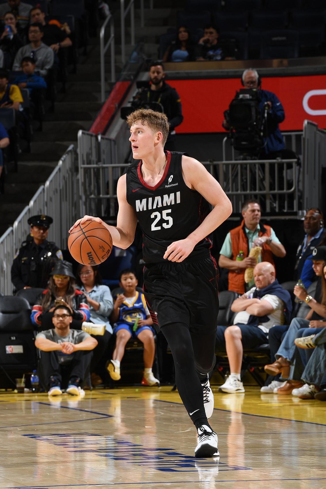 manbetx万博官网-德拉季奇:对亚库乔尼斯进行了技术指导 帮他适应更快比赛节奏