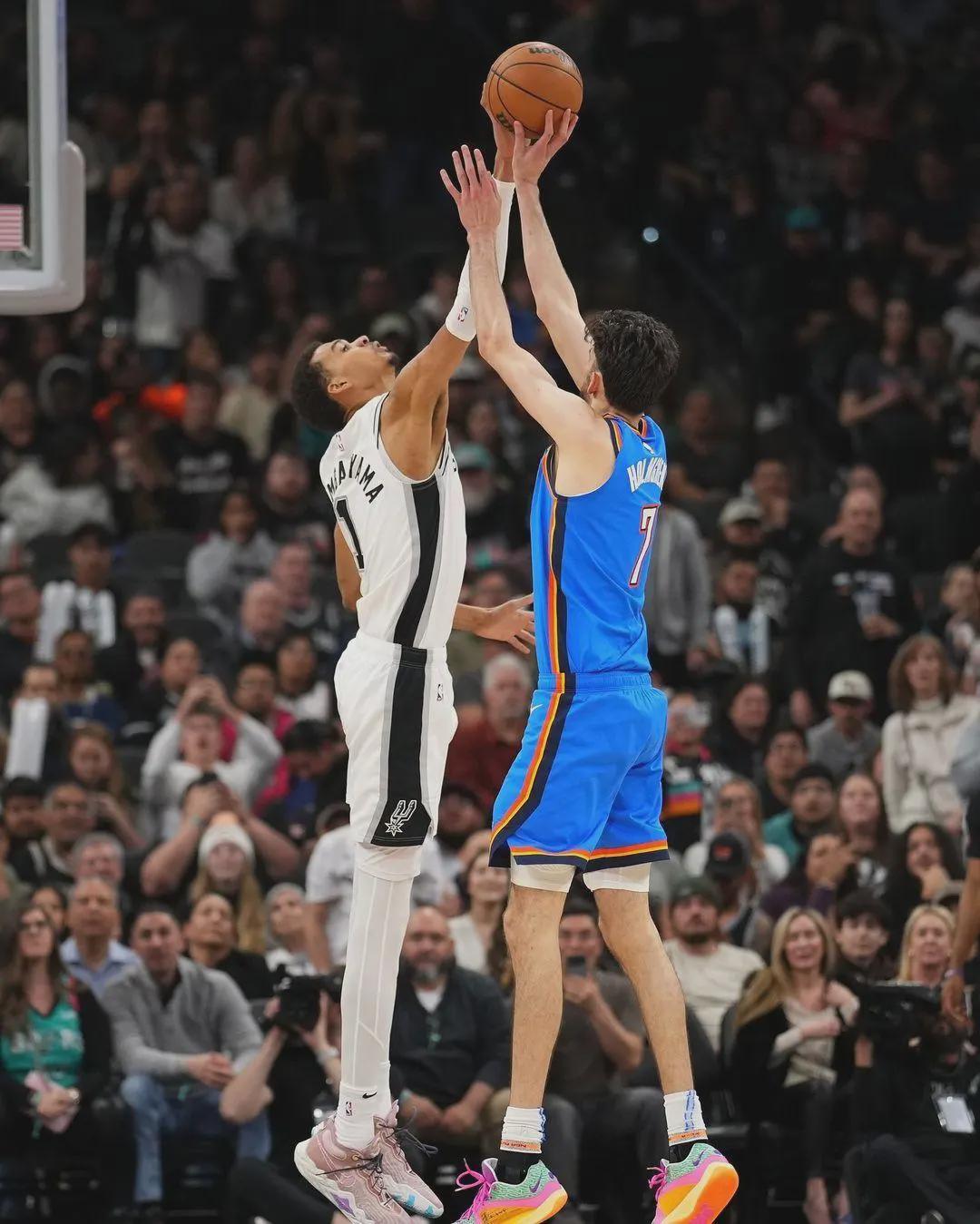 manbetx万博-再次进化!文班亚马增重10磅!5年3.26亿顶薪来了