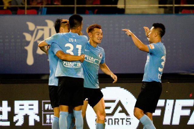 万博体育-【中超】商隐闪击林良铭破门 大连人2比0沧州雄狮